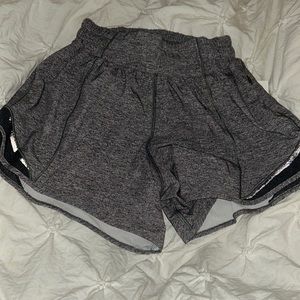 brand new lulu hotty hot shorts